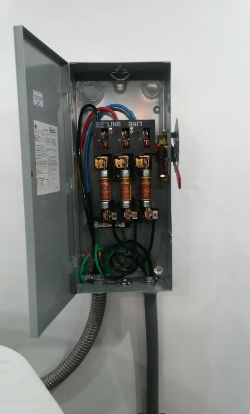 Three-phase disconnect switch installed for Electrical Wiring & Rewiring in Cleveland Heights